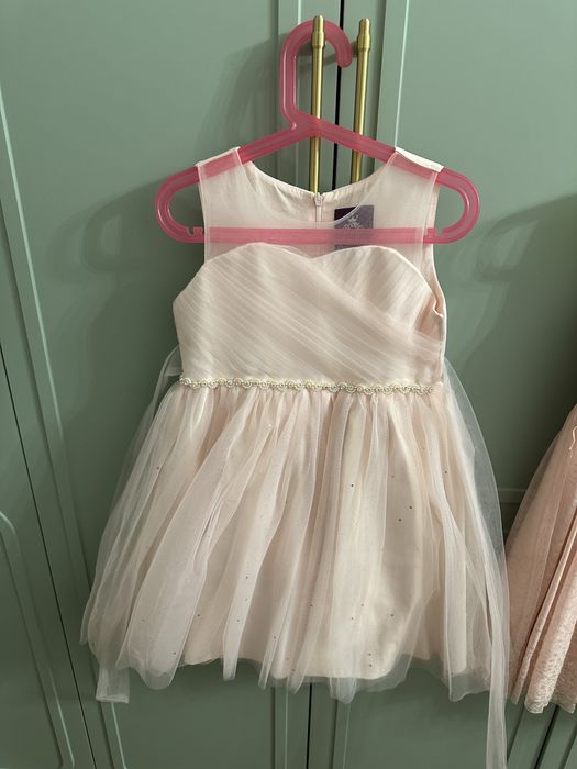 Платья нарядные на девочку