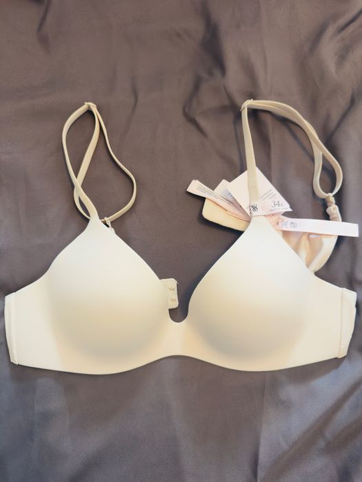 Vand sutiene Victoria Secret’s pt adolescente