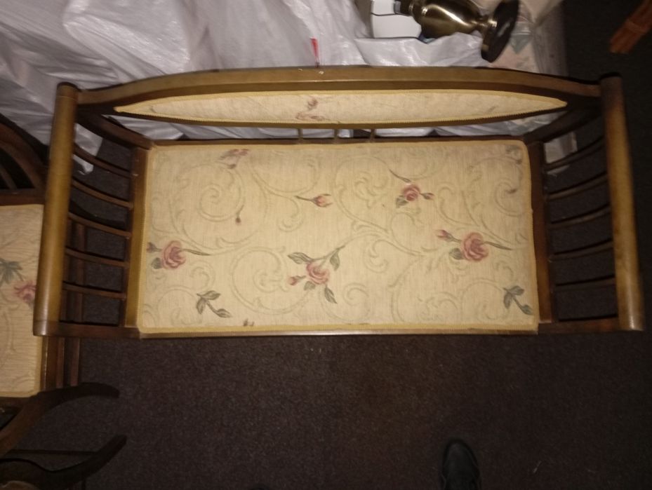 Set mobilier vintage din Lemn (Banchetă + 2 Fotolii), stil clasic / curbat