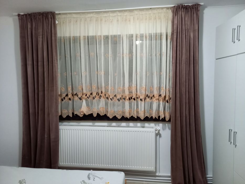 Închiriez apartament  2 camere.