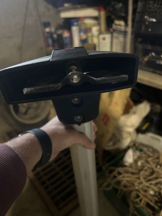 Vand suport biciclete destinat pentru BMW cu prindere pe plafonul auto