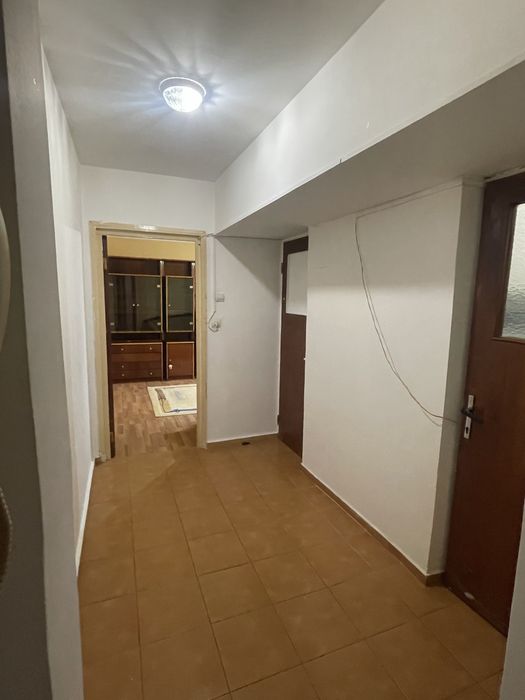 Vand apartament 3 camere-zona Cismelei