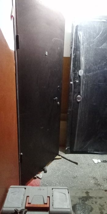 Установка   дверей 25 000