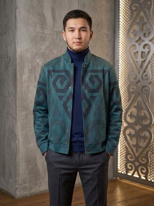 Куртка бомбер с этническим казахским узором