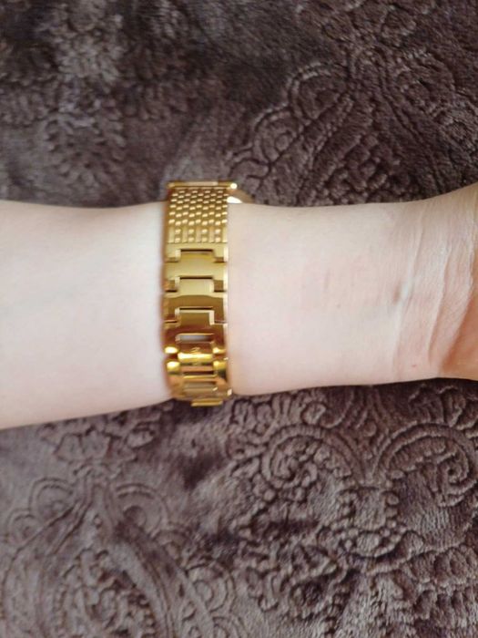 GUESS Дамски часовник - ОТЛИЧНО състояние