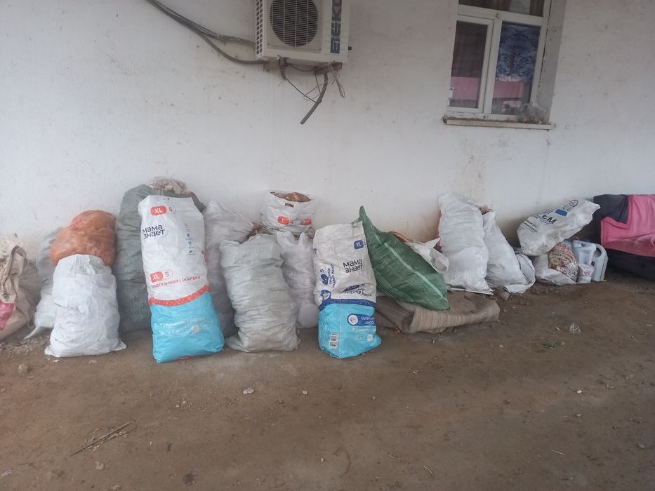 Нан сатылады үлкен мешок