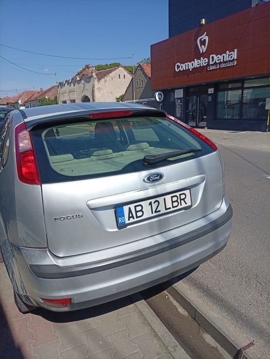 Vand ford focus 1.6 benzina