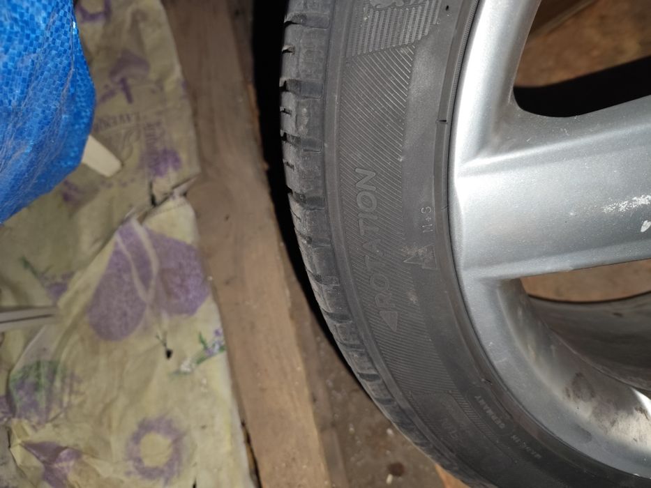 Vând cauciucuri 225/45 R17