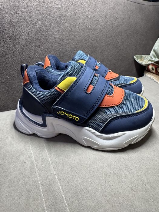 Кроссовки детские