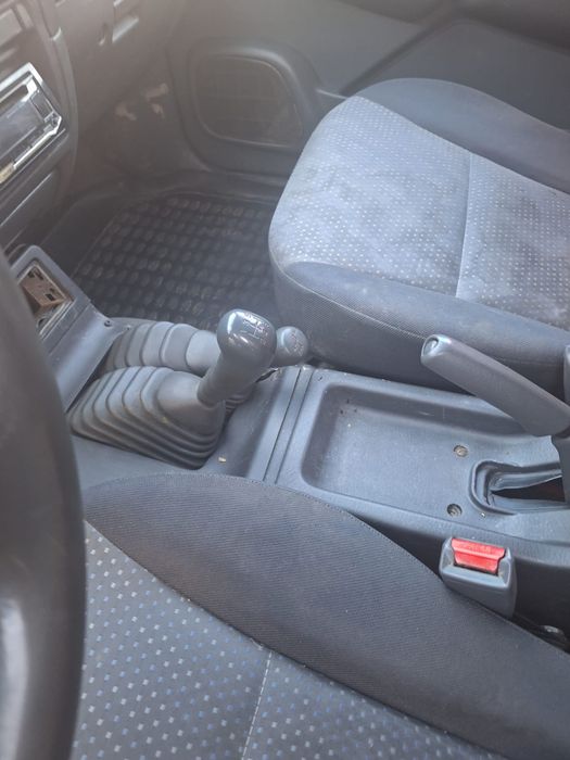 Mitsubishi l200 2004