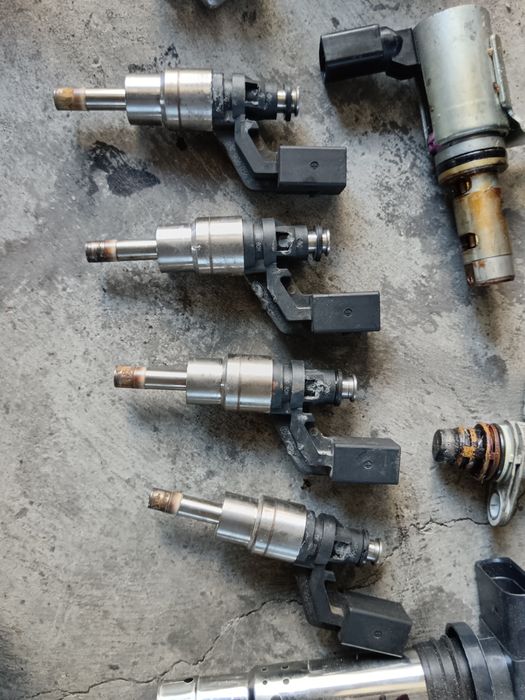 Дюзи ГНП бобини рейка датчик 1.6 фси 115 к.с. Фолксваген Ауди Сеат Шко