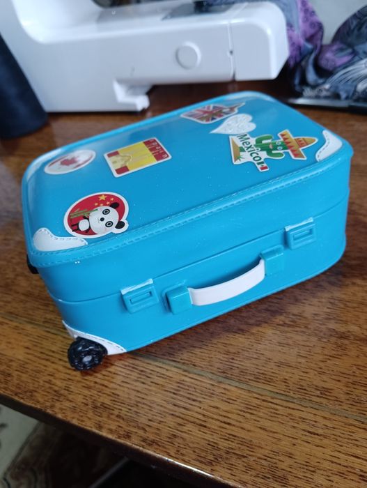 Продам фирменный детский чемоданчик