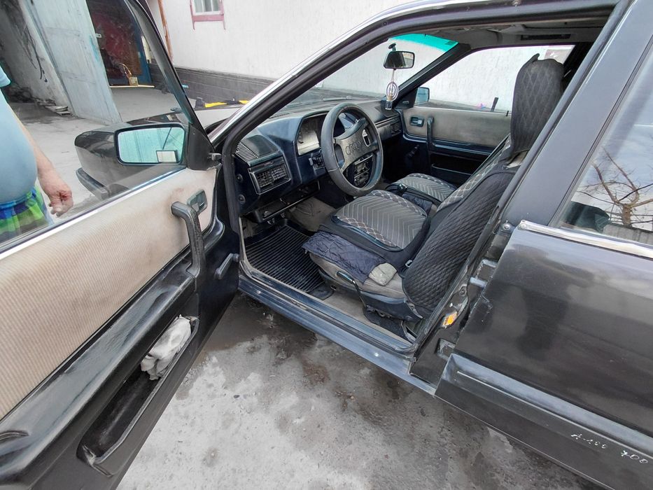 Продам ауди 100.