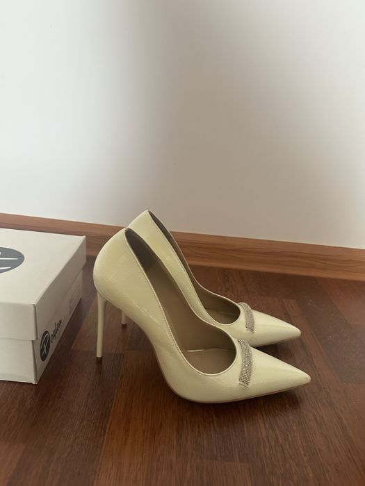 Белые туфли