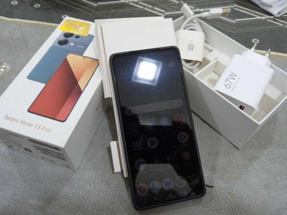 Продам телефон Redmi Note 13 Pro black 12GB RAM 512 ROM.