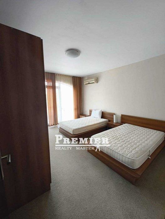 Продава се напълно обзаведен апартамент с две спални в комплекс Menada Villa Bonita