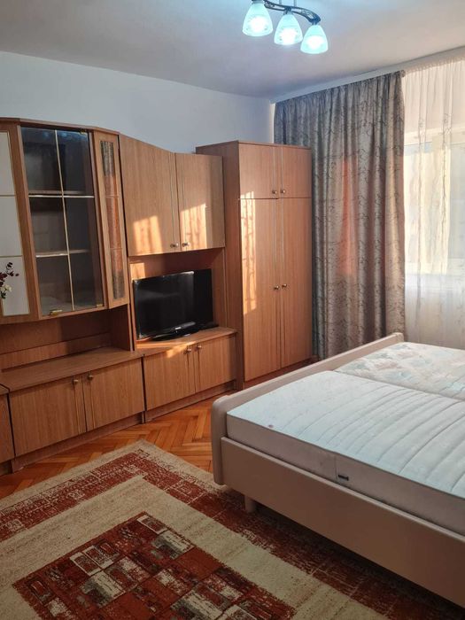 Garsonieră de închiriat (zona FLIPS)