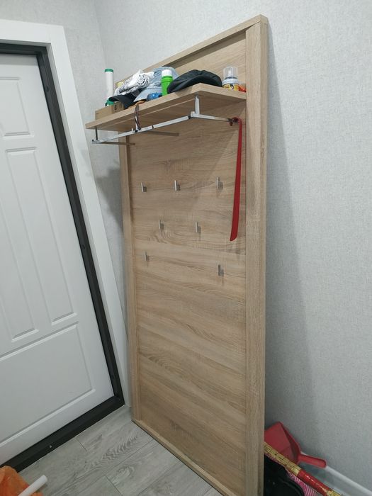 Продам настенную вешалку