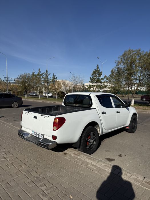 Пикап Митсубиши Продам