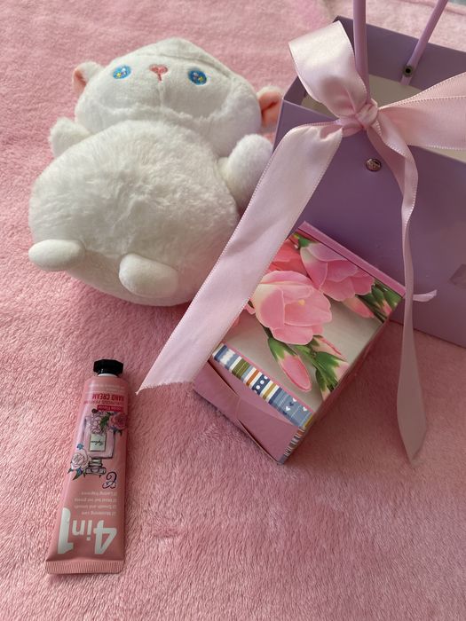 Бокс  с гирляндой  продам .