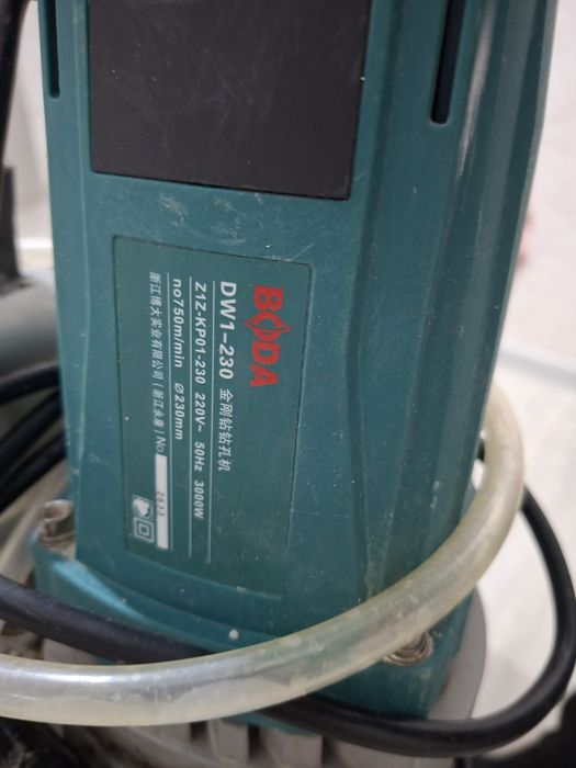 Almazniy beton teshish aparati