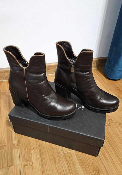 Ghete piele naturala 37_38 botine maro