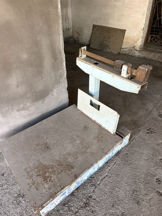 Весы продаётся 1 тонн