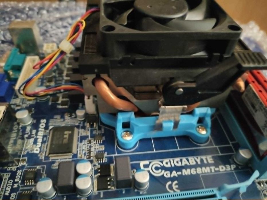 Kit am3 , placa de baza Gigabyte +procesor phenom x4 nuclee  + cooler mare