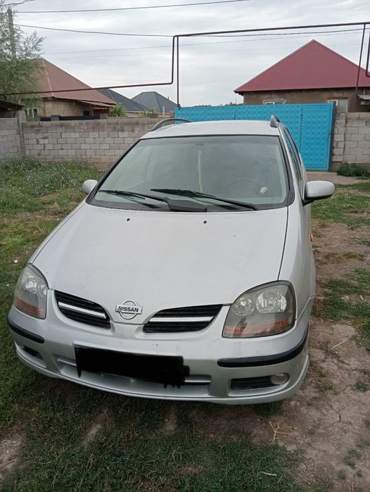 Nissan Almera tino