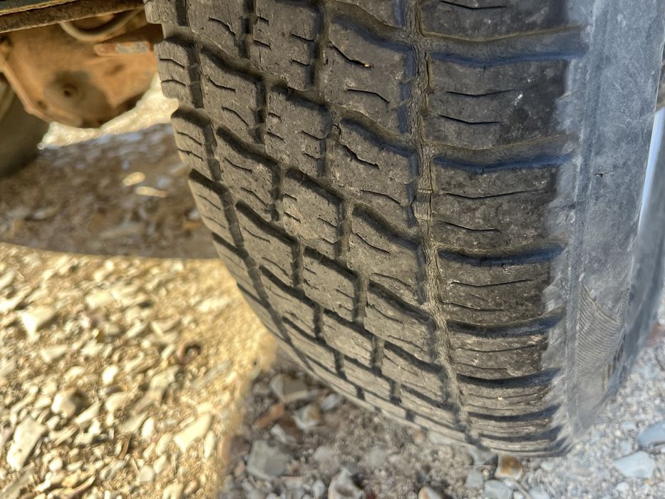 Шины 225/75/16 уазга