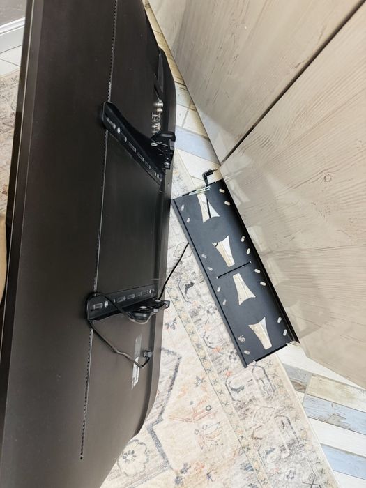 Телевизор LG диагональ 110 см/рабочий