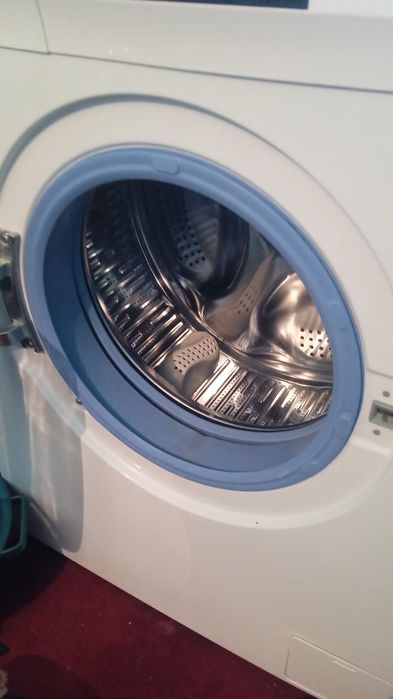 Продам стиральную  машинку