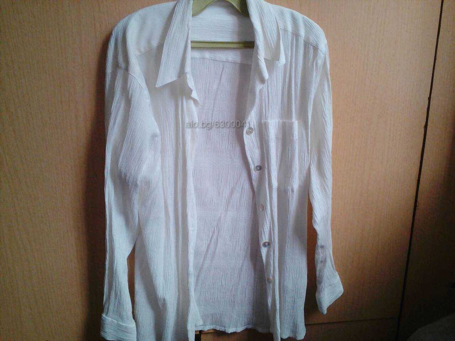 продавам елегантни дамски блузи всяка по 3 лв.