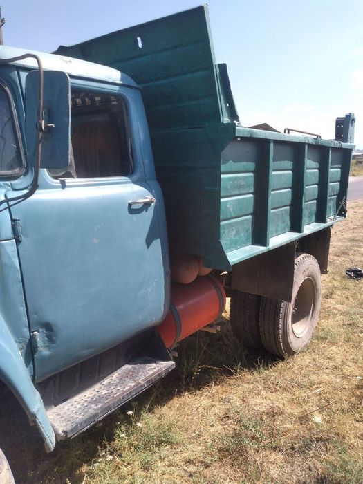 Zil samosval sotiladi