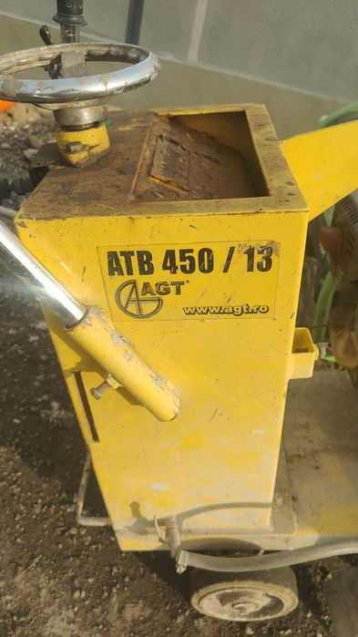 Mașină tăiat beton