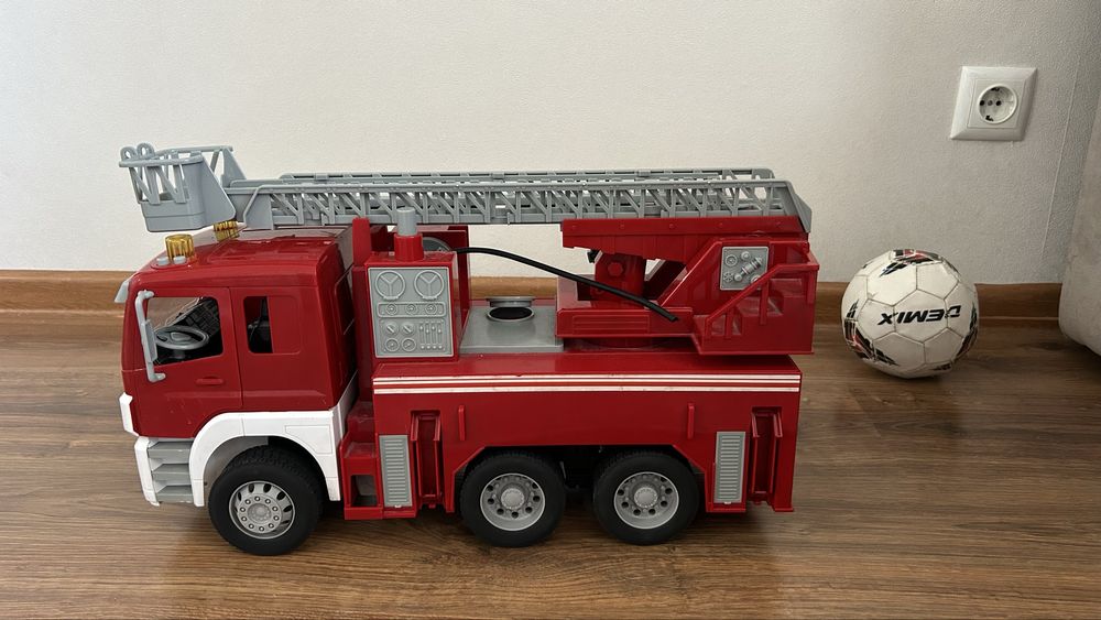 Детская пожарная машинка