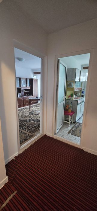 Vând apartament cu 2 camere, decomandat