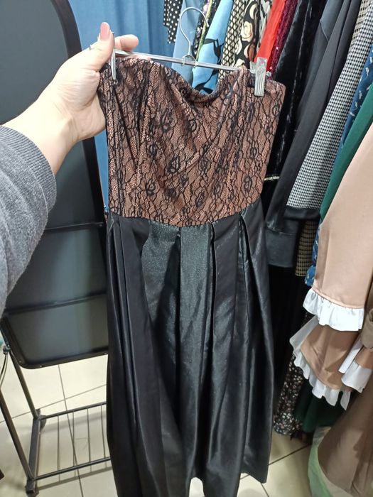 Продам новые платья