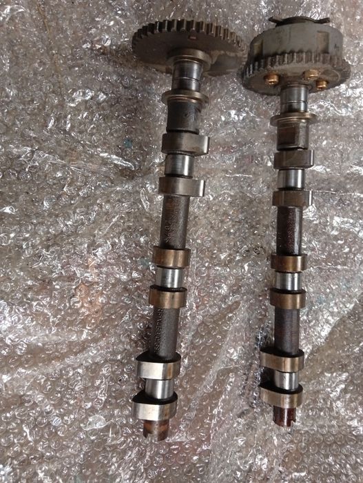 Jaguar 2.5 глави разпределени валове и рейка.