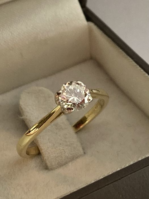 Inel Solitaire aur 18kt.cu diamant 0.72ct.