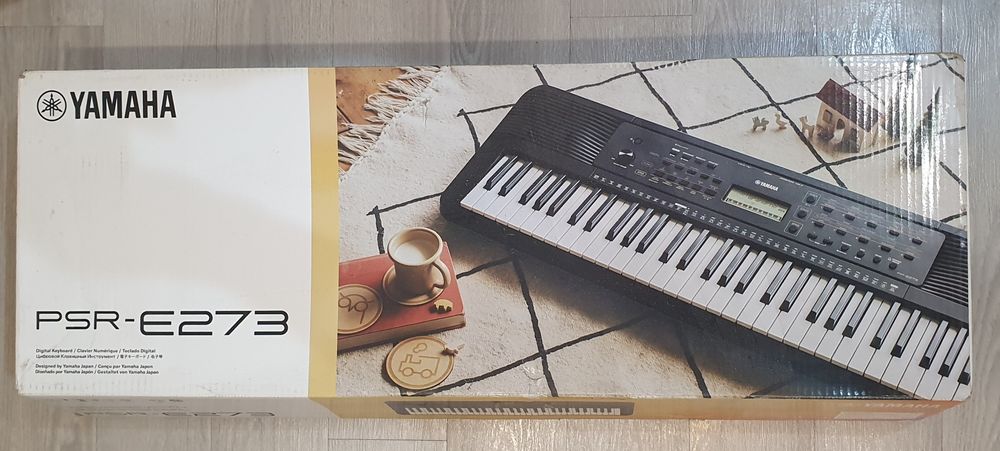 Синтезатор YAMAHA PSR-E273