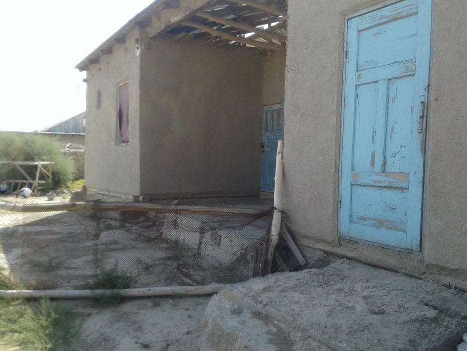 Газлида жойлашган ховли 2та бир қилинган