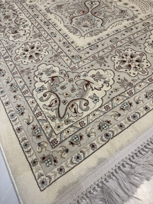 Продам  шелковый ковер