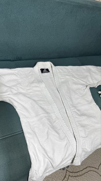 Продам кимоно! В отличном состоянии!