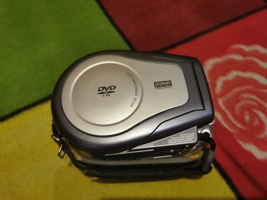 Видеокамера Canon DC100