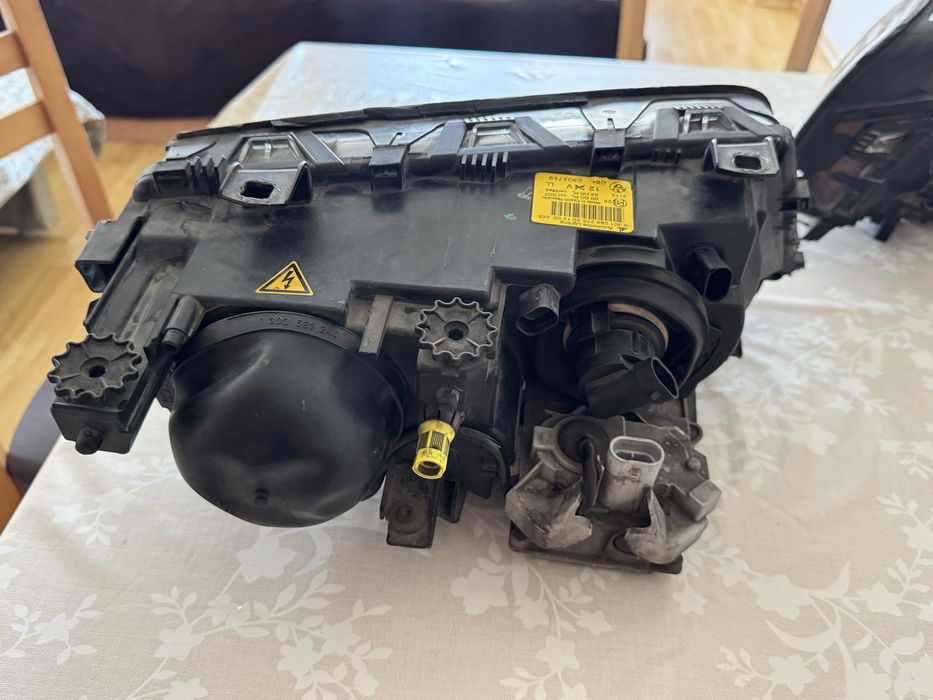 Оригинални ксенонови фарове с лупа за BMW E46 седан/комби (1997-2001)