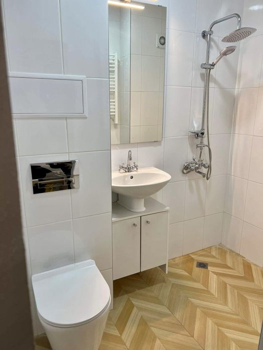 Дава се под наем Тристаен апартамент в Варна, Морска градина - 70 кв.м за 650 € - Снимка #17