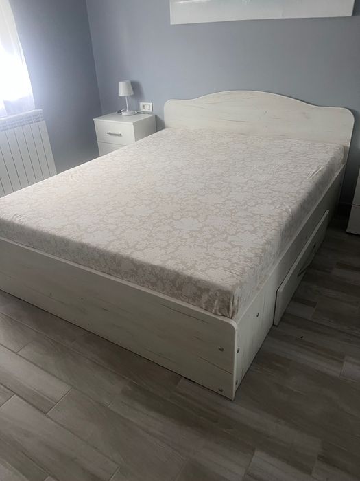 Închiriez Apartament