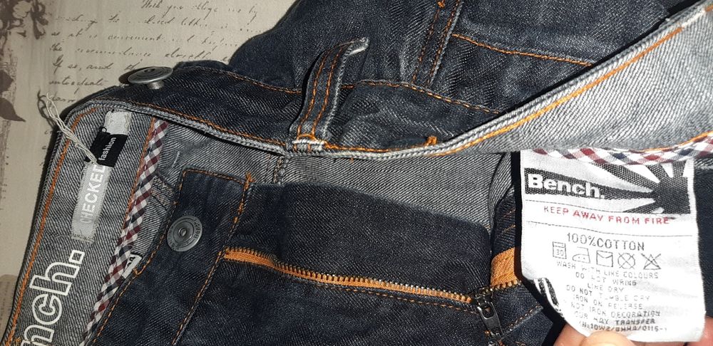 Bench,blugi model deosebit