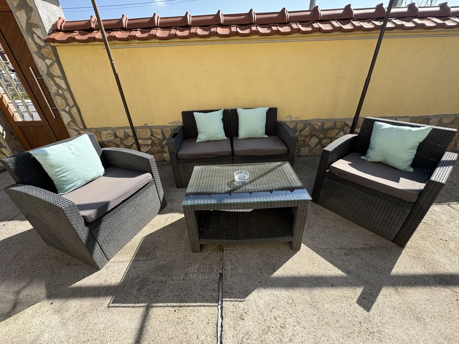 Градински мебели